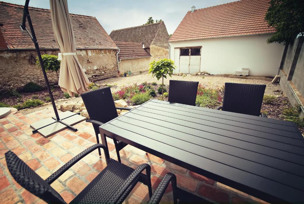 Patio nebo venkovní prostory v ubytování "U Čápa" Krásný apartmán v Sedleci