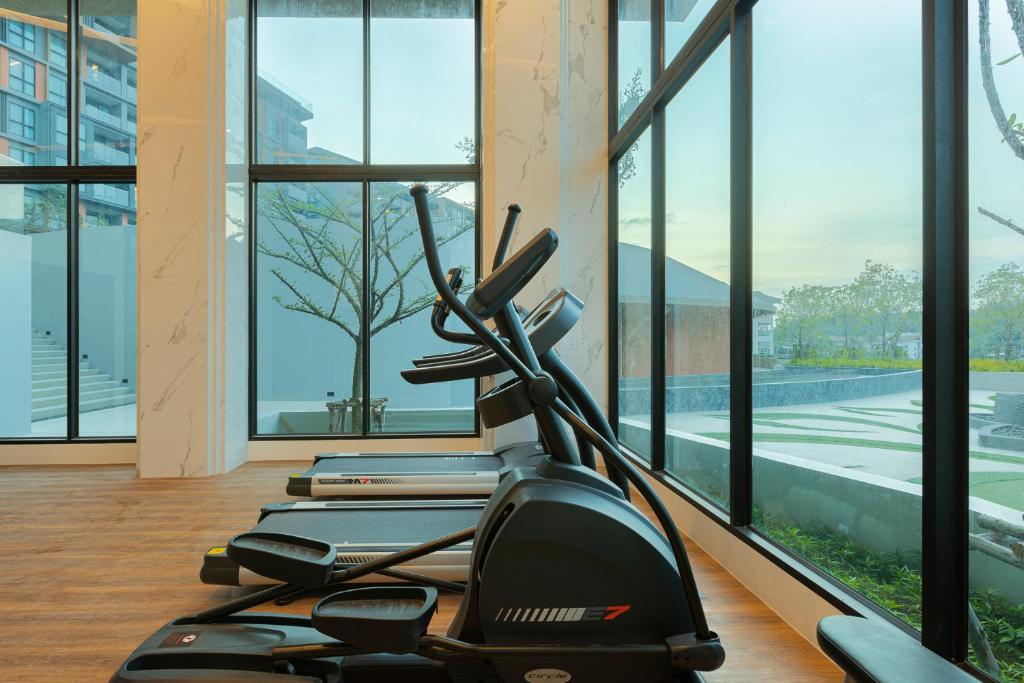 Fitness centrum a/nebo fitness zařízení v ubytování Sea View 1-BR 36 m2 Panora Surin by Holy Cow