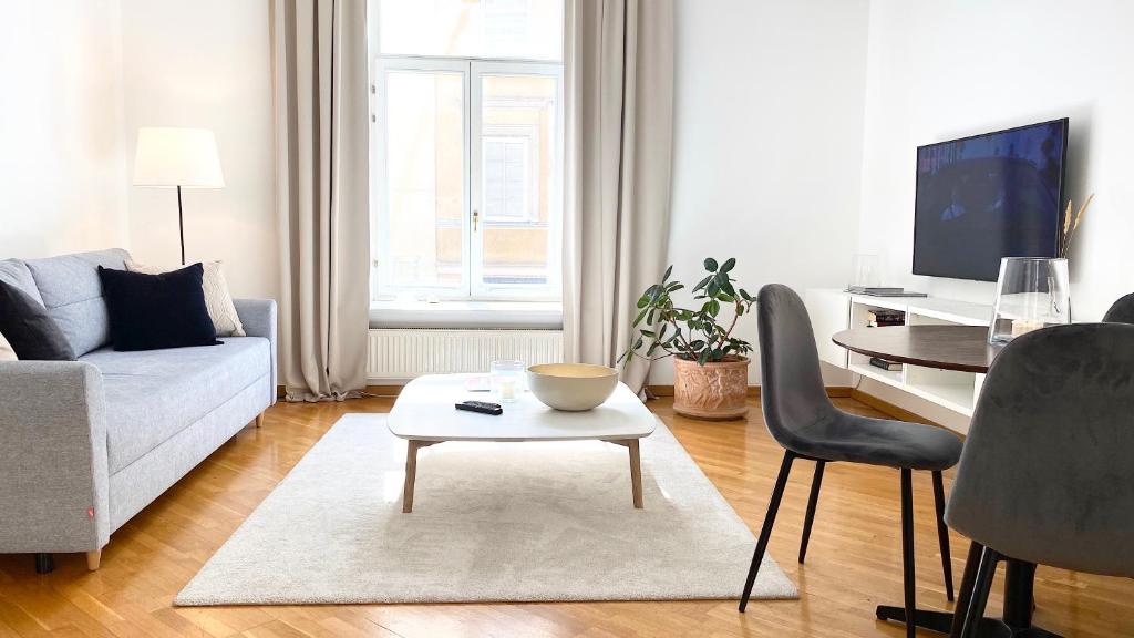 Vilnius Apartments & Suites - Town Hall - Deluxe One-Bedroom Apartment - Didzioji St. 39