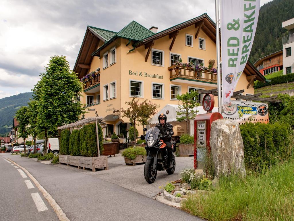 Výhľad na hory alebo výhľad na hory priamo z apartmánu