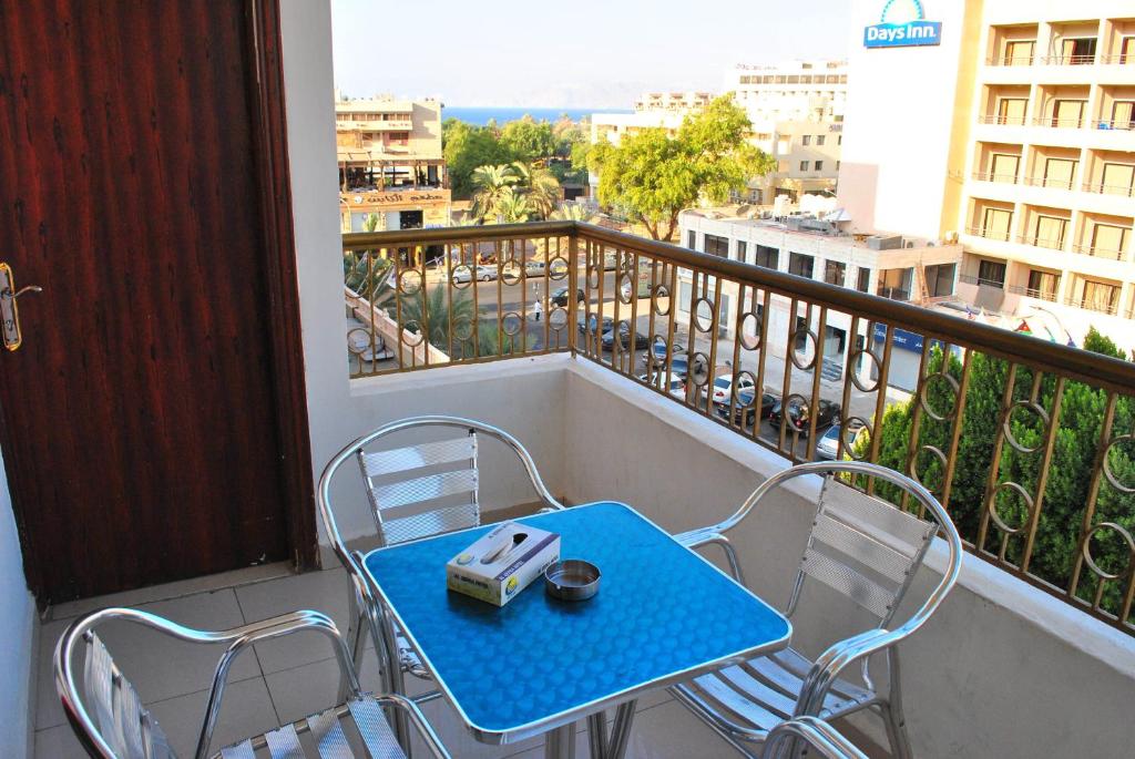 Balkón nebo terasa v ubytování Al Qidra Hotel & Suites Aqaba