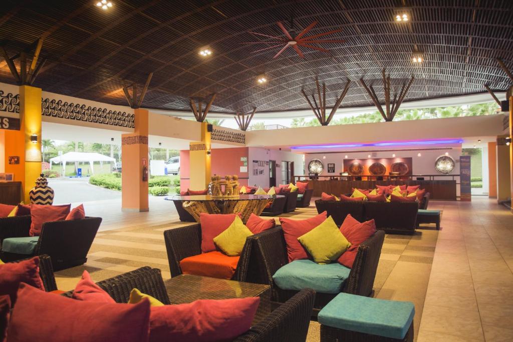 Posezení v ubytování Royal Decameron Mompiche - All Inclusive