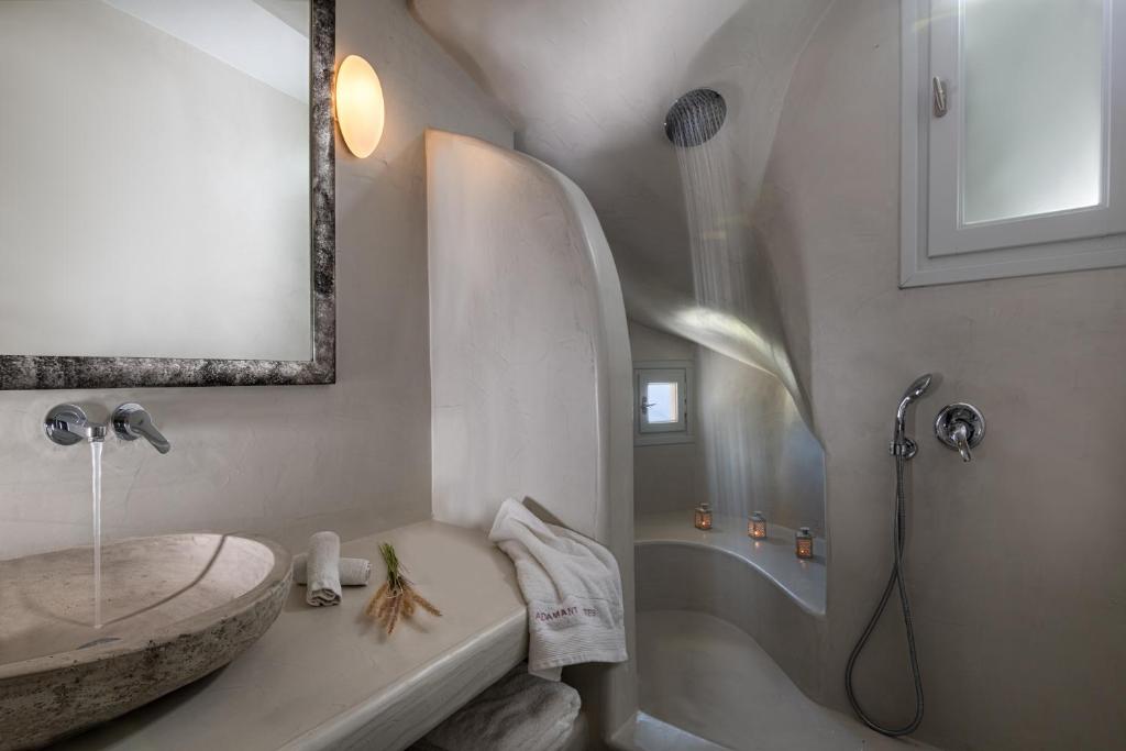 A bathroom at Adamant Suites