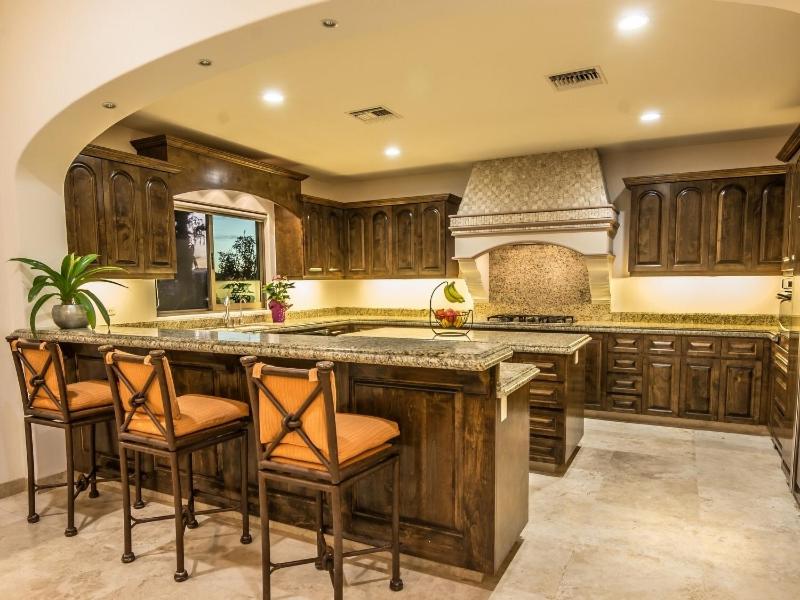 Cabo Hacienda with Concierge, Private Pool and Beach!