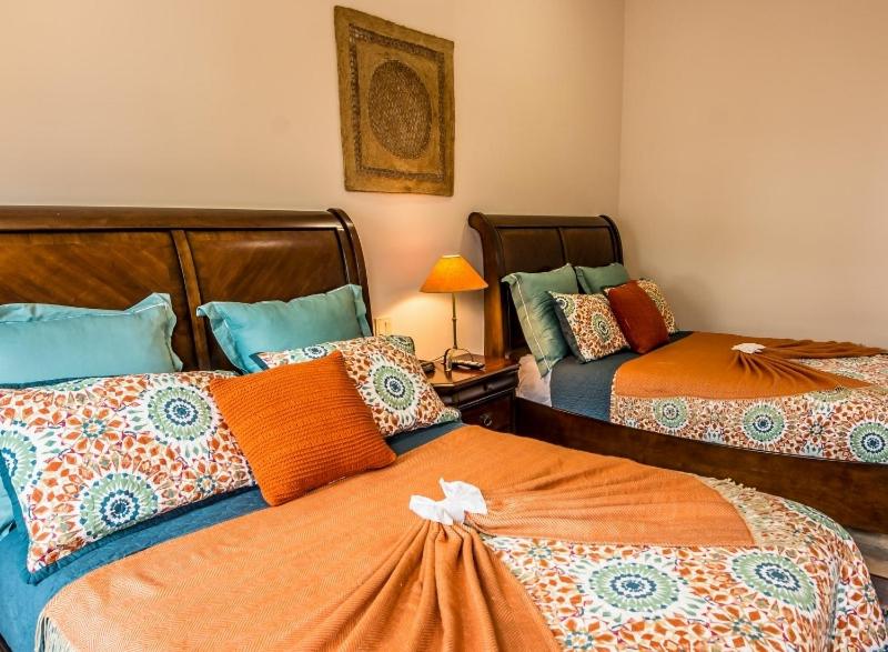 Cabo Hacienda with Concierge, Private Pool and Beach!