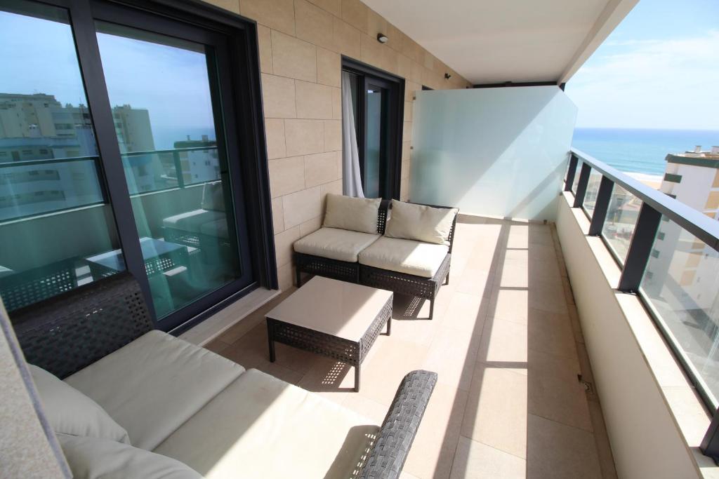 T2 Rocha Prime Sea View Penthouse
