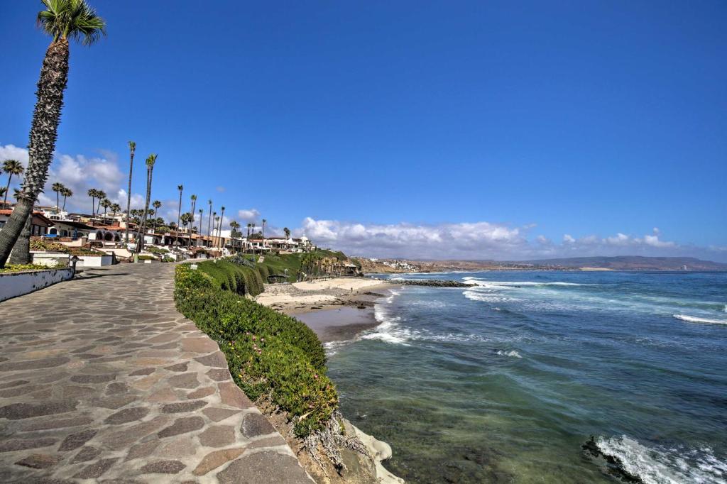 Foto de la galería de Rosarito Beach Home in Las Gaviotas with Ocean Views en Raulis