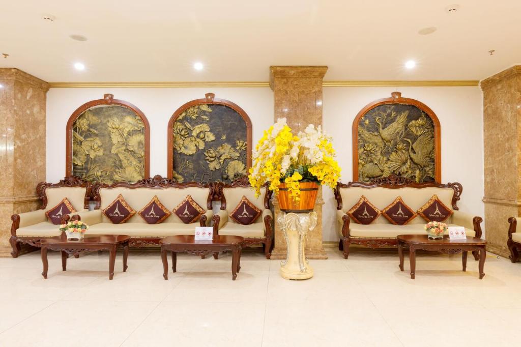 Khu vực ghế ngồi tại Paris Luxury Hotel & Apartment Nha Trang