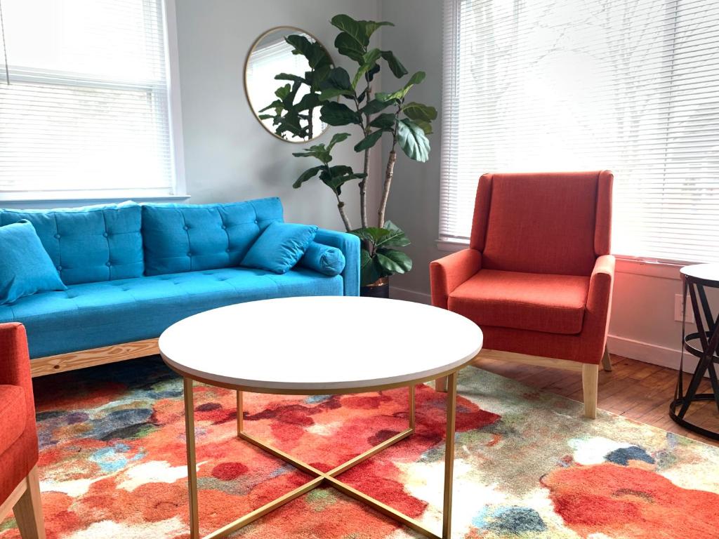 The Modern Stylish Gem Of Pontiac - 5 Min To GM - Maison De Trois Chambres