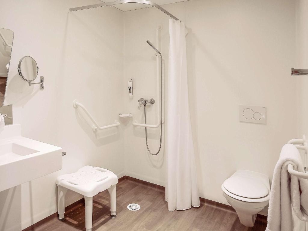 Koupelna v ubytování Mercure Hotel Forbach Centre de Loisirs
