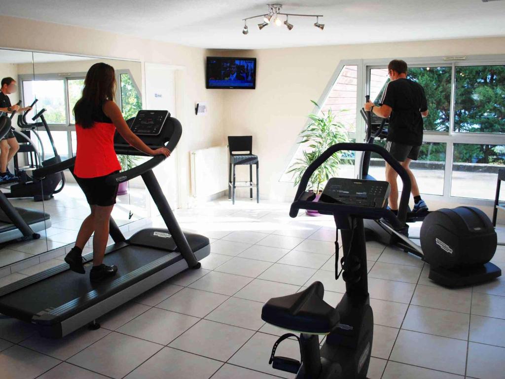 Fitness centrum a/nebo fitness zařízení v ubytování Mercure Vannes Le Port