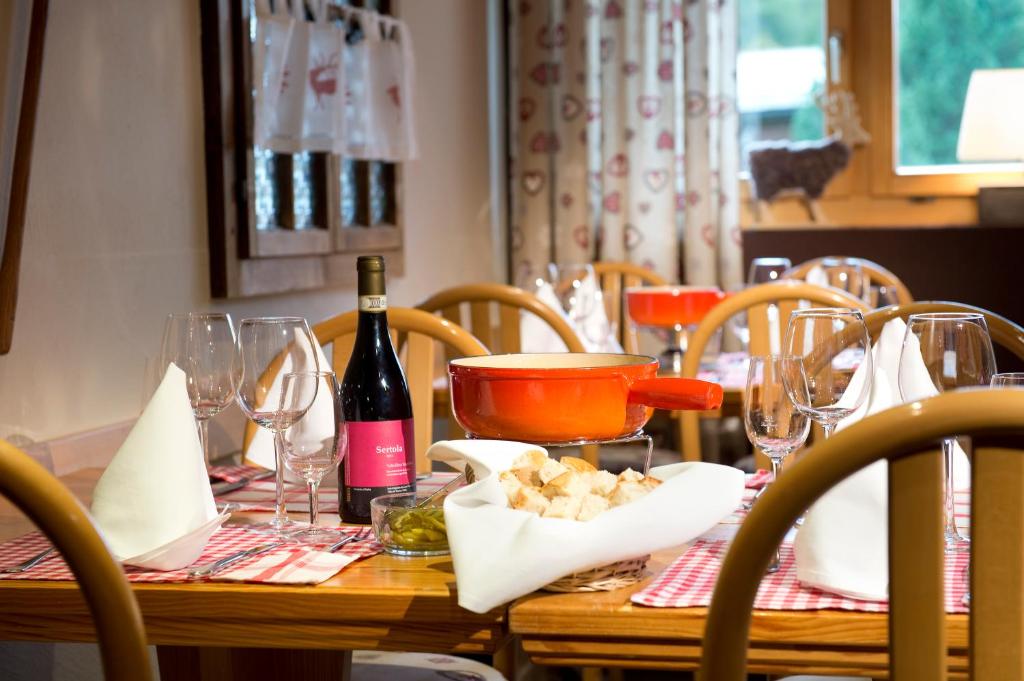 Nápoje v ubytování Hotel Chesa Surlej