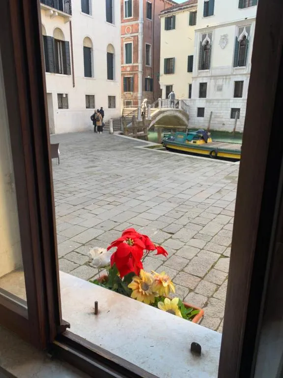 Home Lovers Central Apartment, Venice, Italy