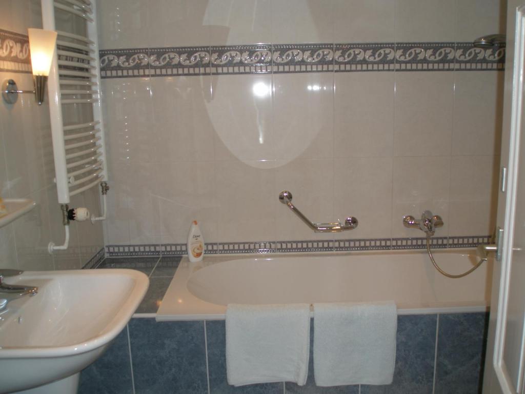 Een badkamer bij Hotel Excelsior