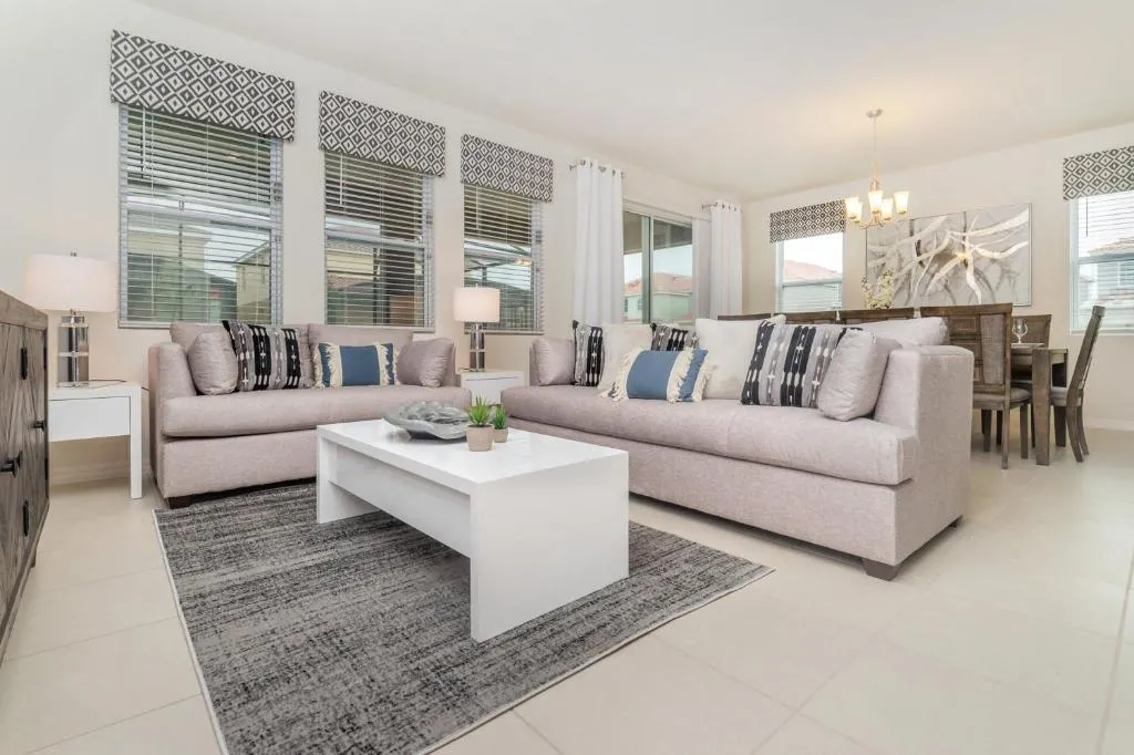 Lovely 7Bd Pool Home, Solterra Resort-6049BOD, Davenport, United States