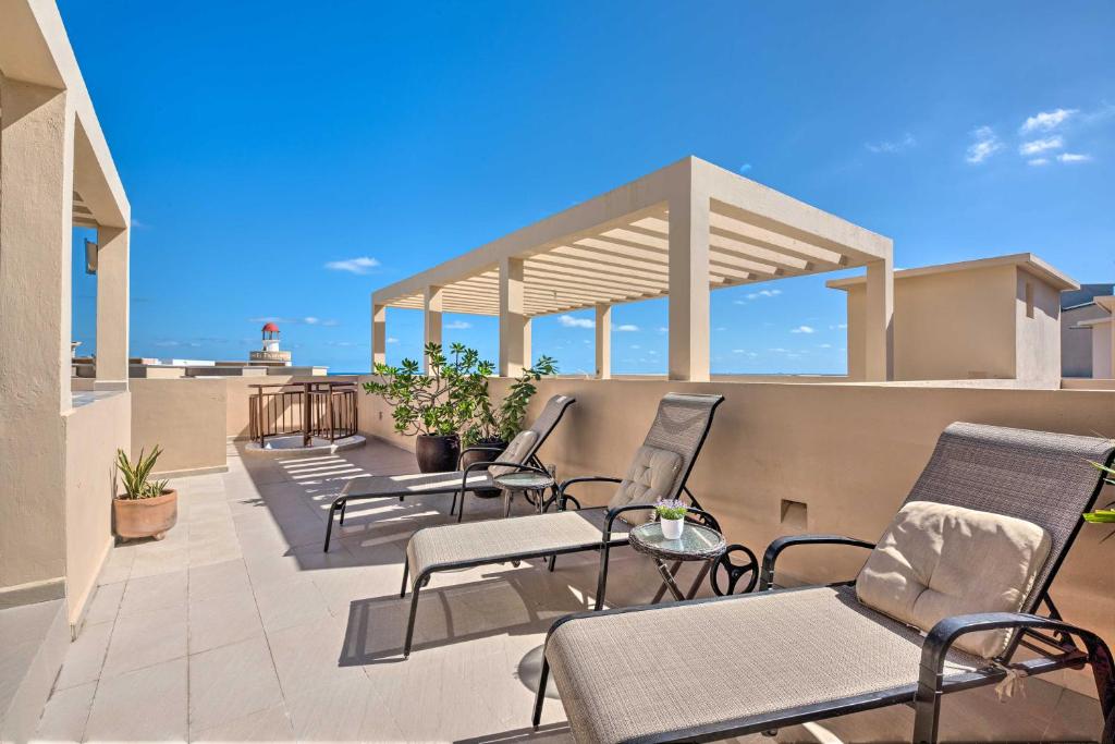 Balkón nebo terasa v ubytování Playa del Carmen Beachfront Condo with Pool Access!