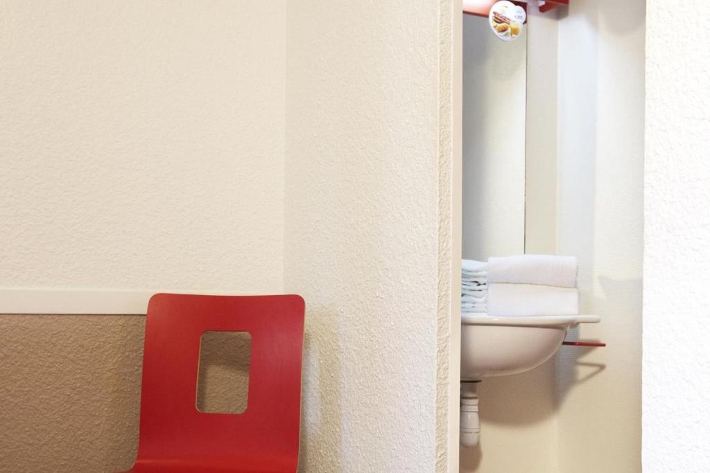 Premiere Classe Avignon Courtine Gare TGV - Resim 8