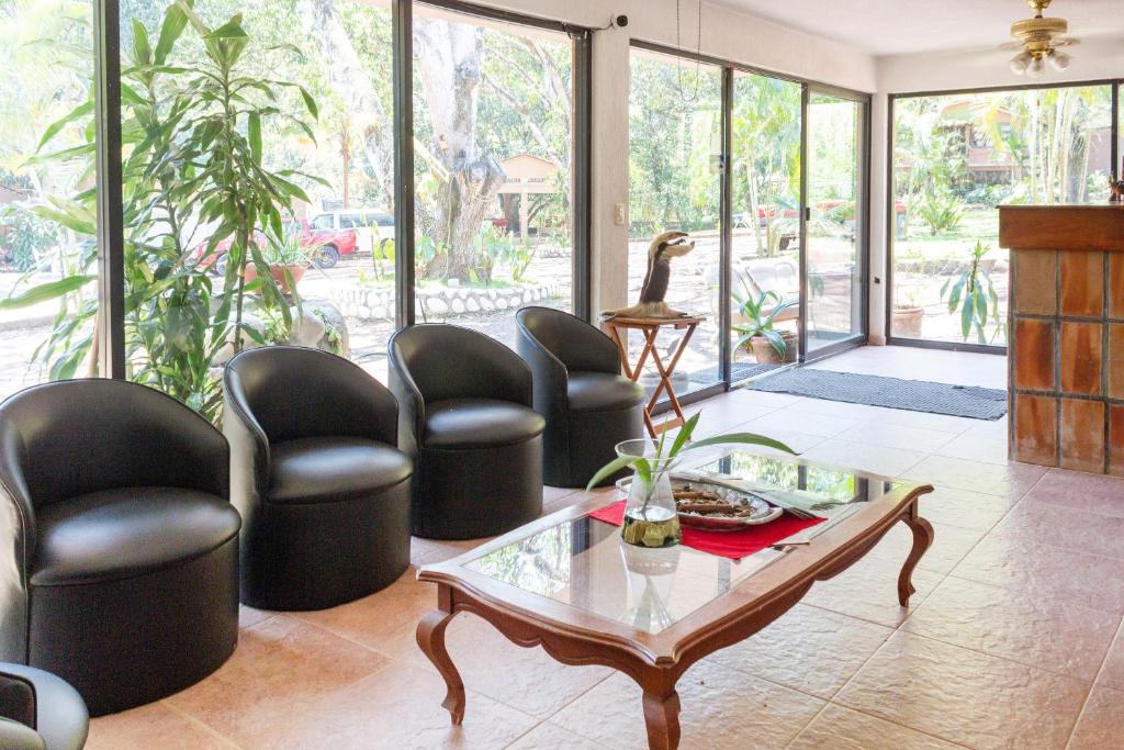 Posezení v ubytování Cotlamani Hotel Aventura