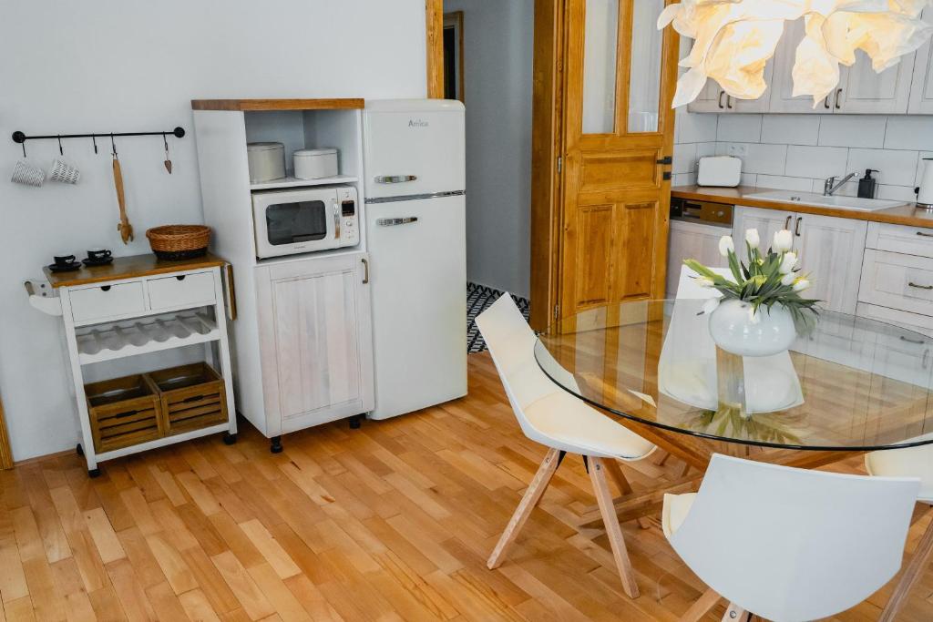 Kuchyň nebo kuchyňský kout v ubytování Stará Škola Hedeč