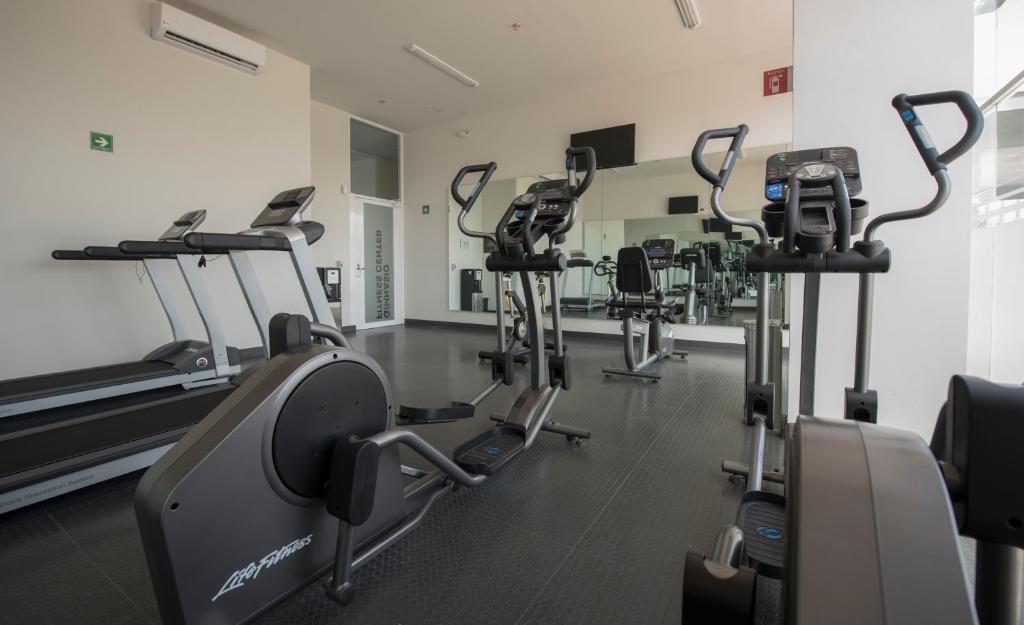 Fitness centrum a/nebo fitness zařízení v ubytování Microtel Inn & Suites by Wyndham Irapuato