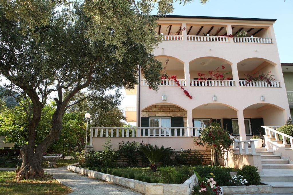 Zahrada ubytování Villa Sun