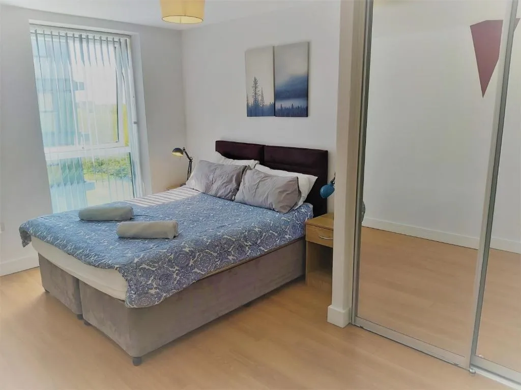 Immaculate 2 bed apartment, Reading, Marea Britanie