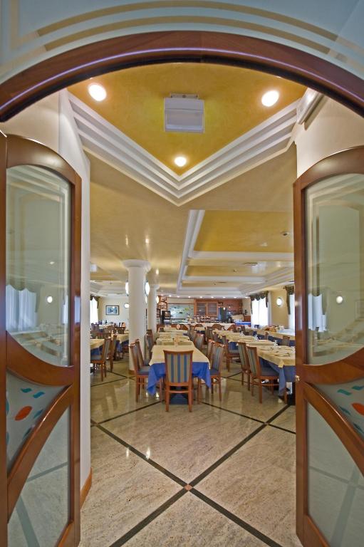 Restaurace v ubytování Hotel Hollywood***S