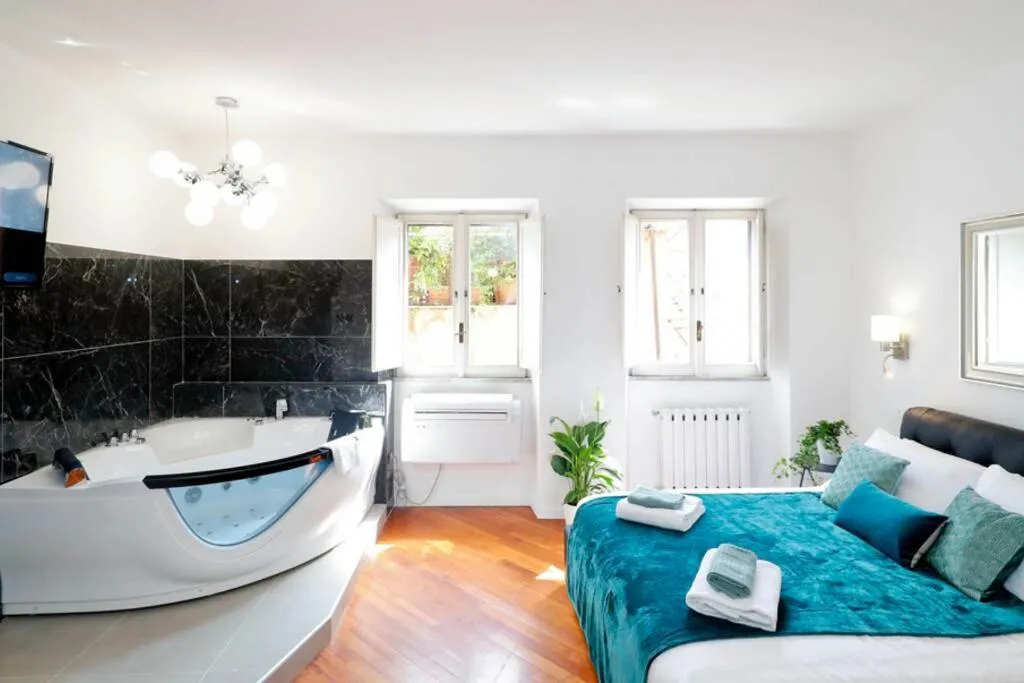 Suite Pantheon Apartment with Jacuzzi, Roma, Italy