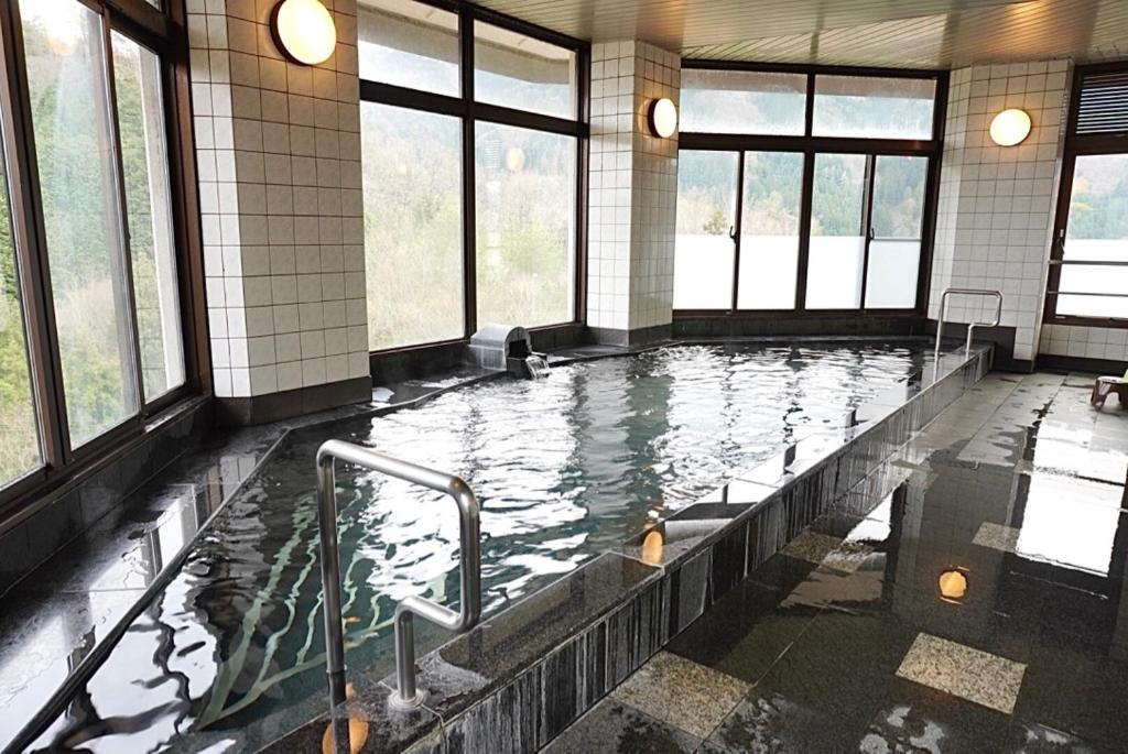Bazén v ubytování Green Spa Tsutsuga nebo v jeho okolí