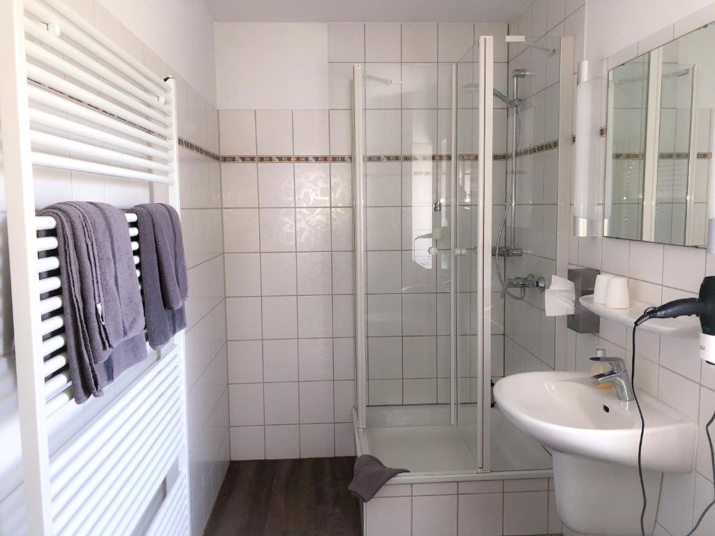Hotel Pfennigskrug - Double Room With Private Bathroom