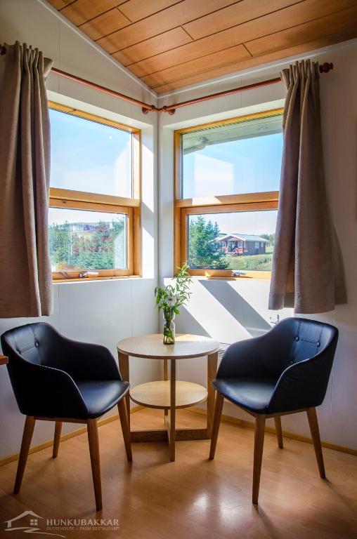 Posezení v ubytování Hunkubakkar Guesthouse