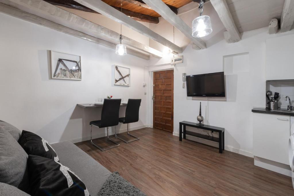 Apartamentos Day Madrid GRAN VIA Centro Sol Malasaña - Two-Bedroom Apartment