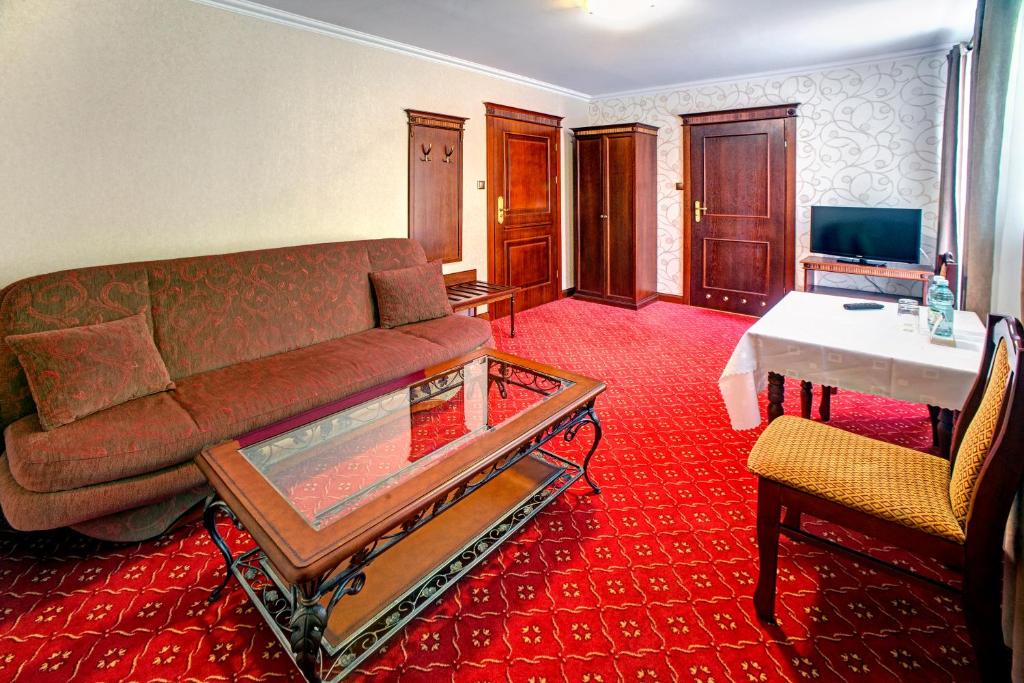 Część wypoczynkowa w obiekcie Hotel Zajazd Polonez