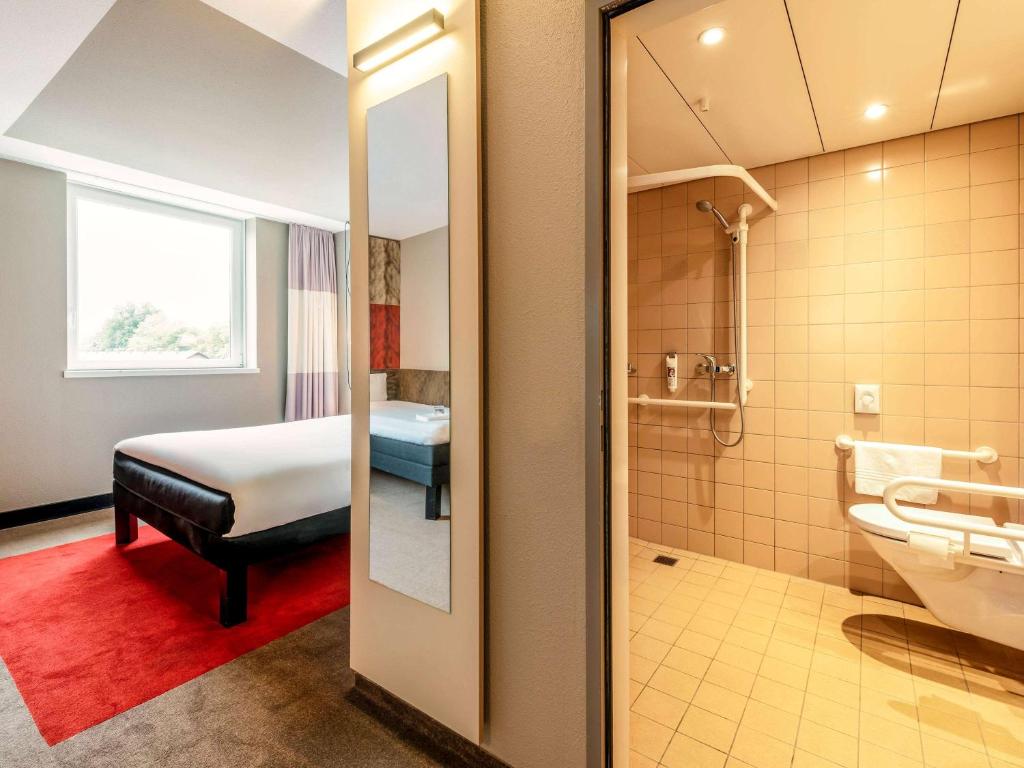 Koupelna v ubytování ibis Bern Expo