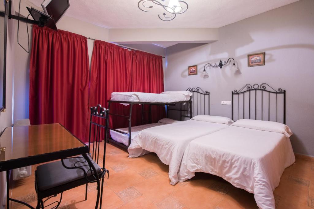 Hotel Santa Cruz, Güéjar-Sierra, Spain - Booking.com