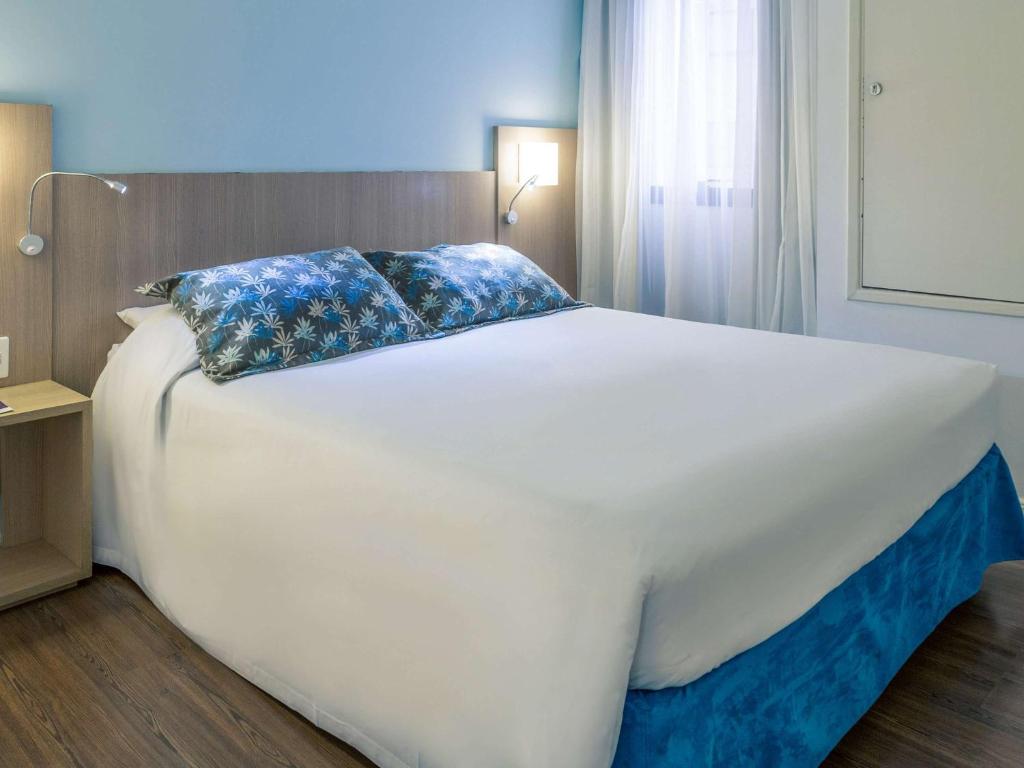  Mercure Santos
