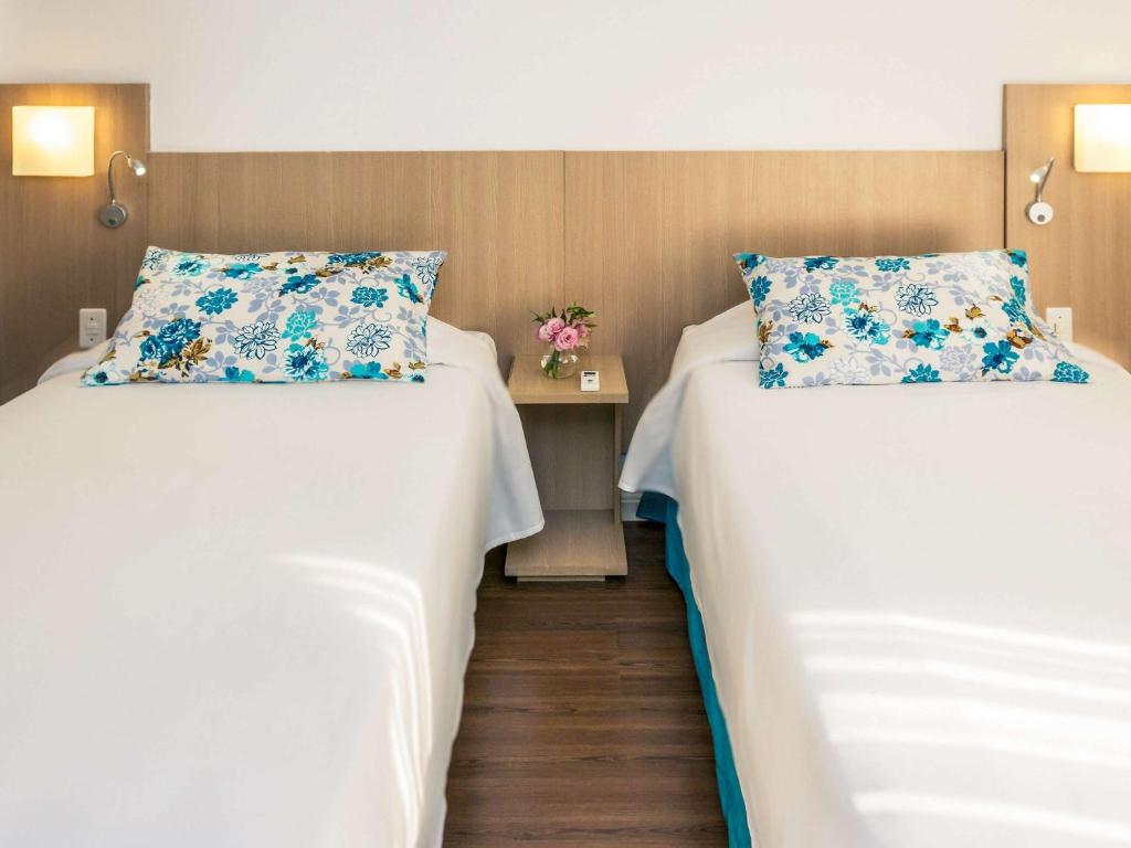  Mercure Santos