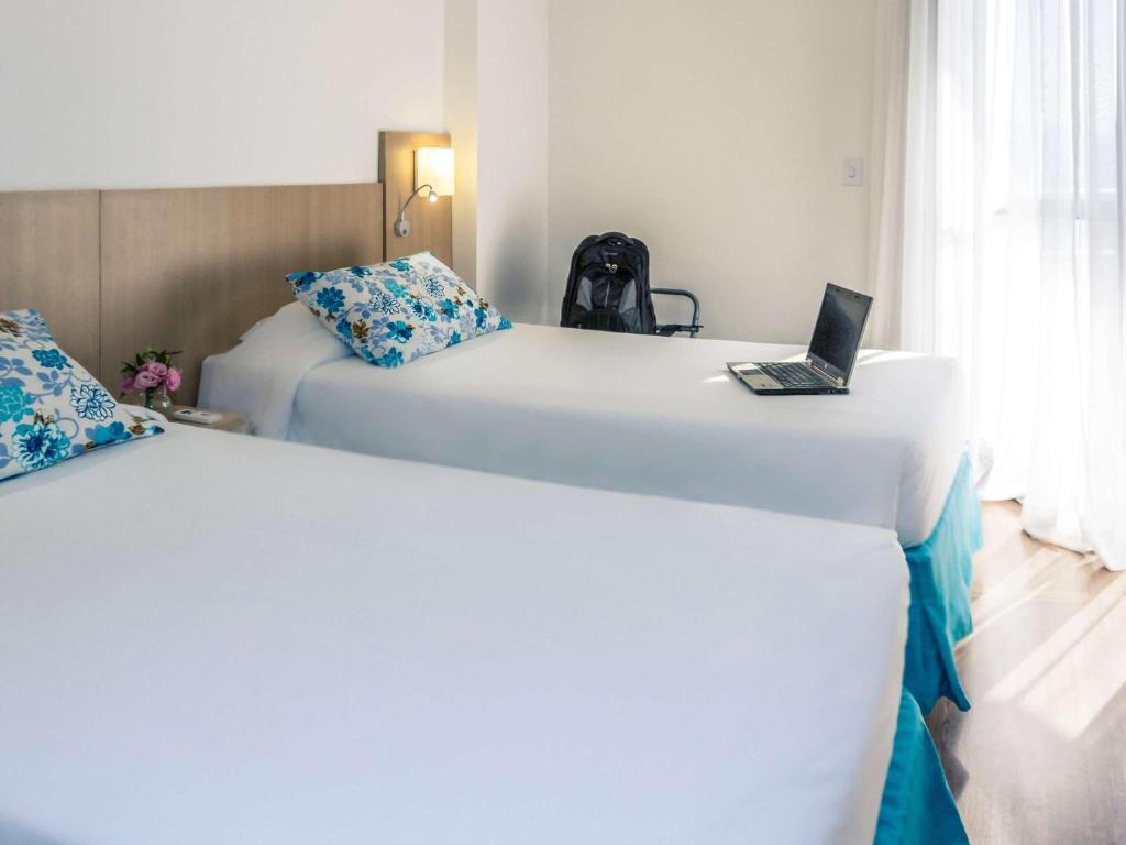  Mercure Santos