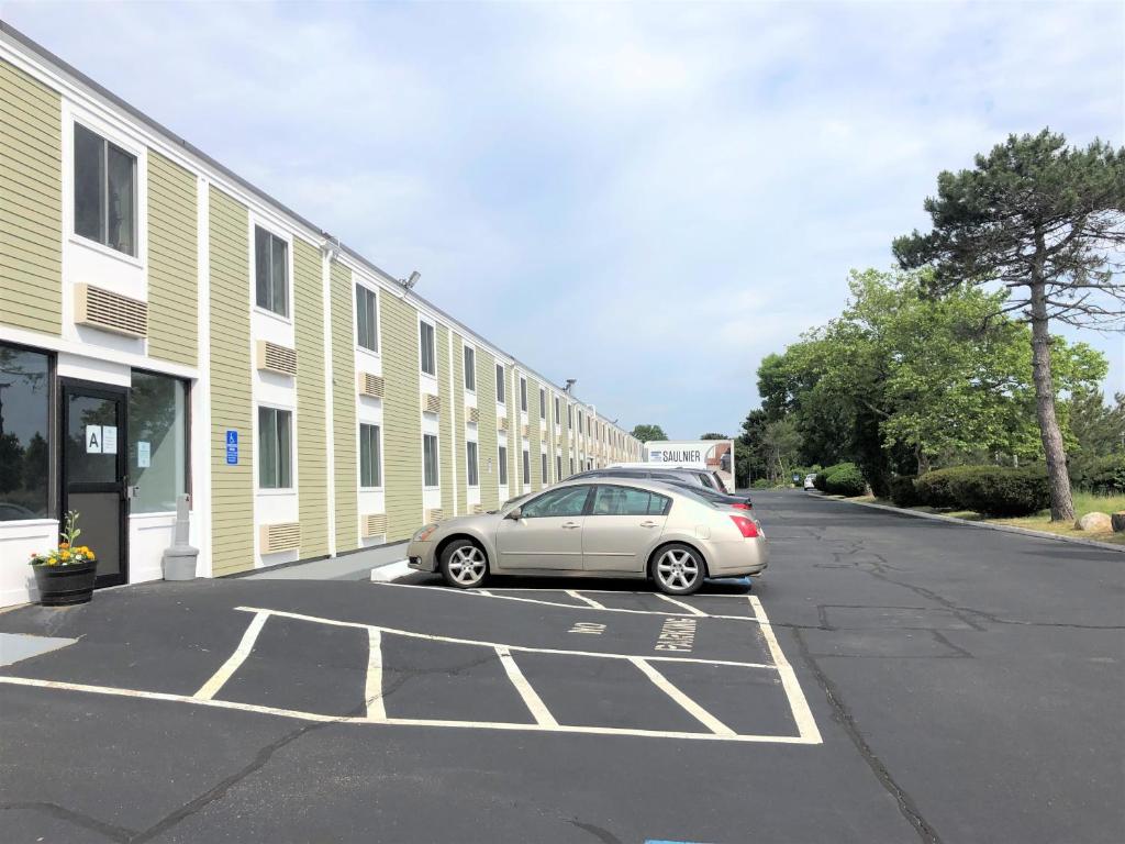Falmouth Inn photo