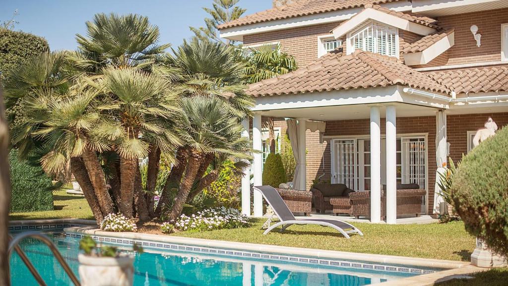 The swimming pool at or close to R60 Casa Sendo