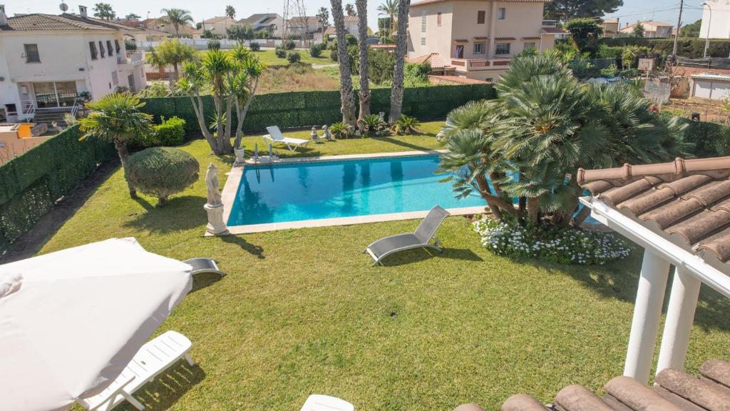 The swimming pool at or close to R60 Casa Sendo