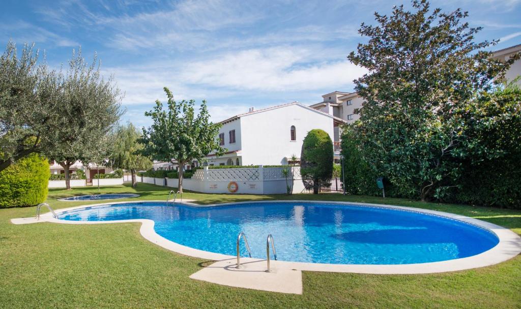 The swimming pool at or close to R17 Casa MERCÉ RODOREDA