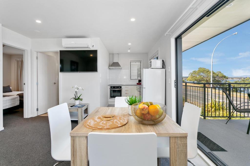 Acacia Lake View Motel - Resim 23