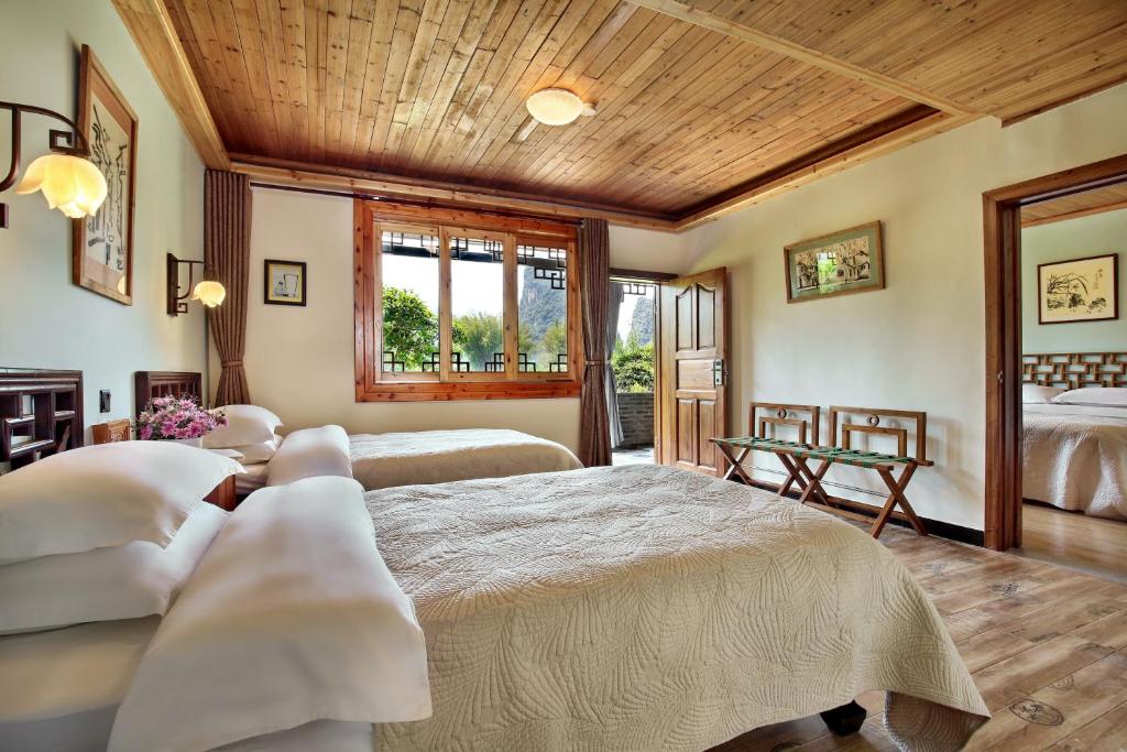 Yangshuo Mountain Retreat - River View Family Suite Terrace