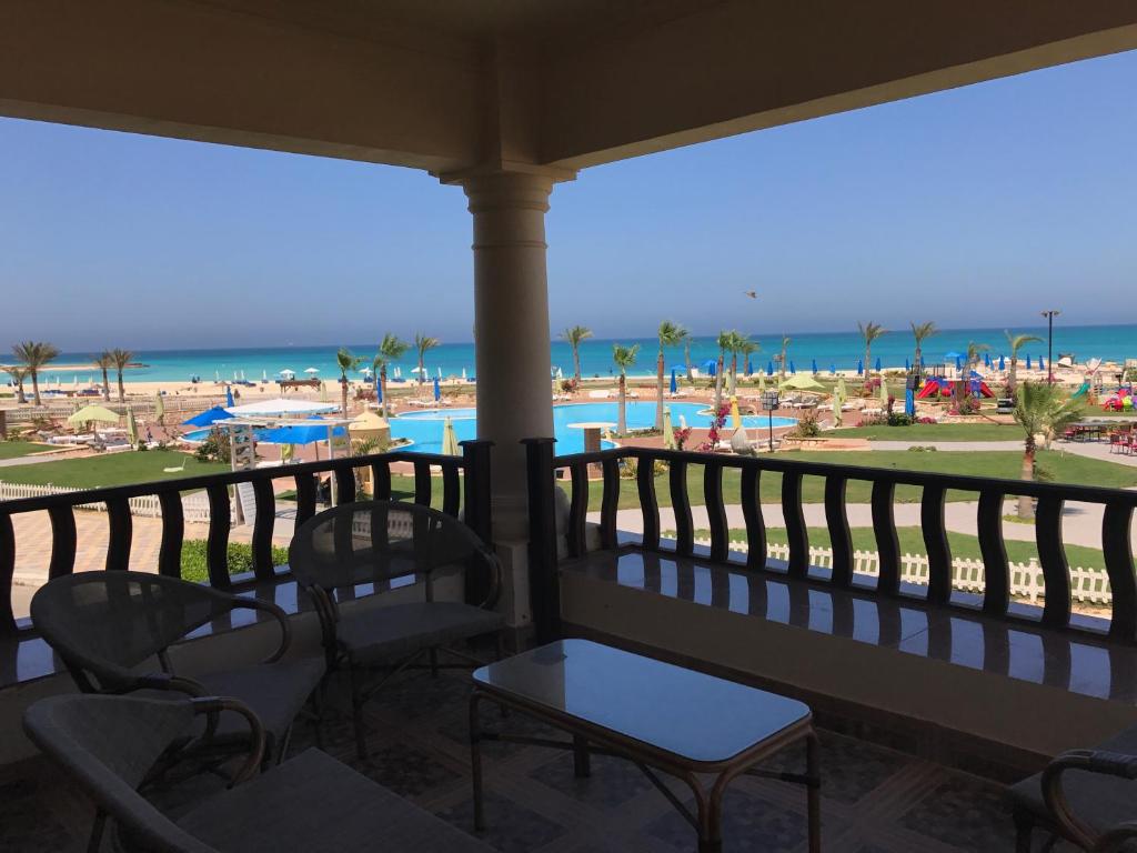 Bazén v ubytování Mirage Hotel Sidi Abd El Rahman nebo v jeho okolí