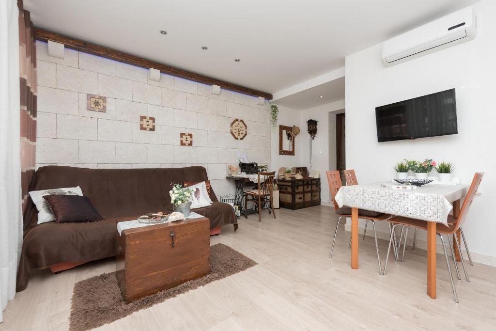 Apartmani Antunović Podgora - Apartment