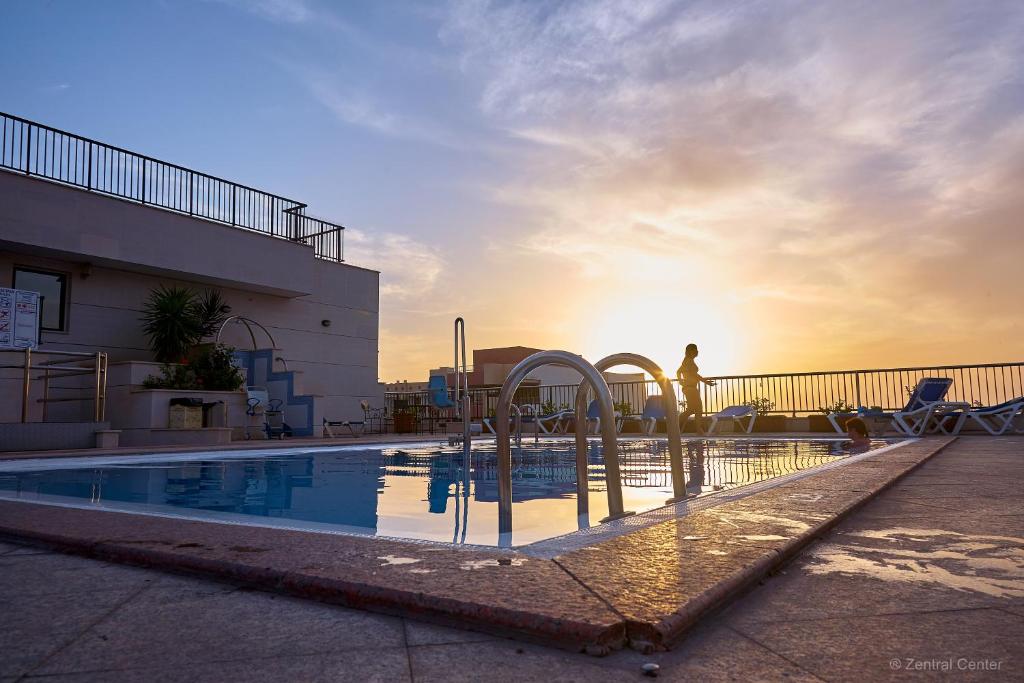Бассейн в Hotel Zentral Center - Adults only или поблизости
