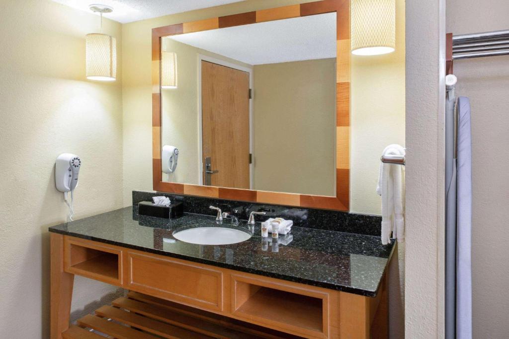 La Quinta by Wyndham Sarasota Downtown - Deluxe Zimmer Mit Kingsize-Bett – Nichtraucher