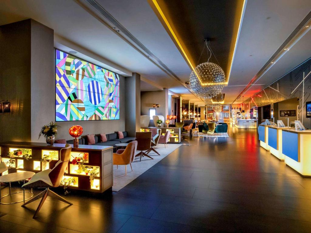 TV a/nebo společenská místnost v ubytování Pullman London St Pancras