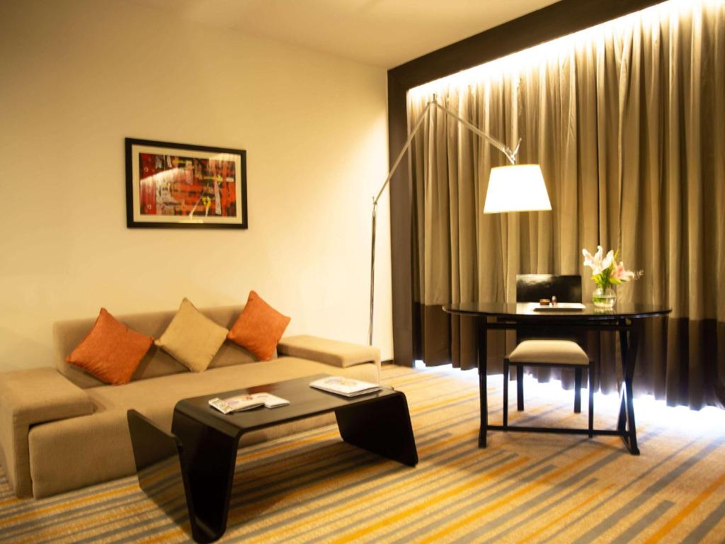 Posezení v ubytování Novotel Kolkata Hotel and Residences
